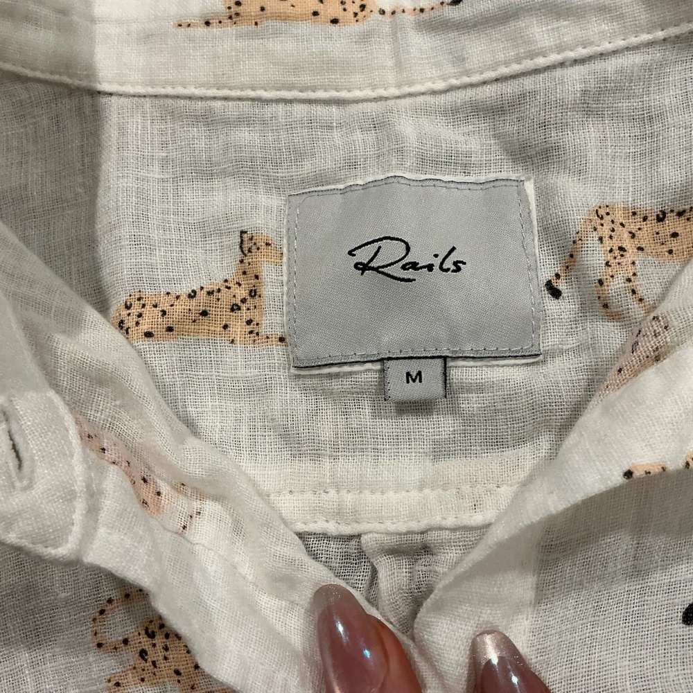 Rails White Linen Button Down Shirt Cheetah Print Size Medium Lightweight Blouse - Picture 6 of 7